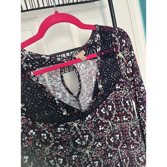 Cape Juby Womens Long Sleeve Blouse Blue Floral Size M Lightly Worn - Picture 3 of 3